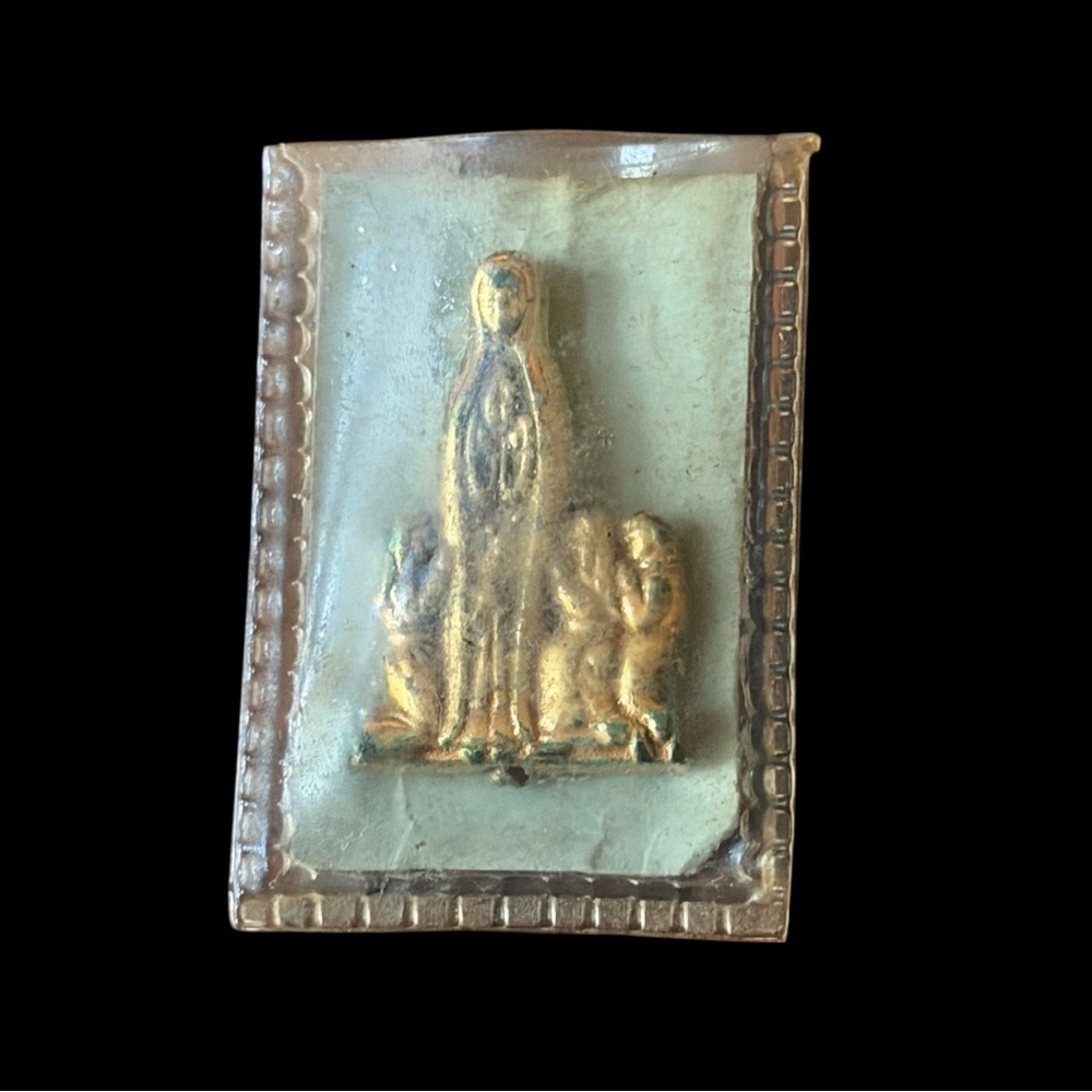 Vintage Devotional Pocket Shrine Reliquary Figure of Mary with Children 1” c1940